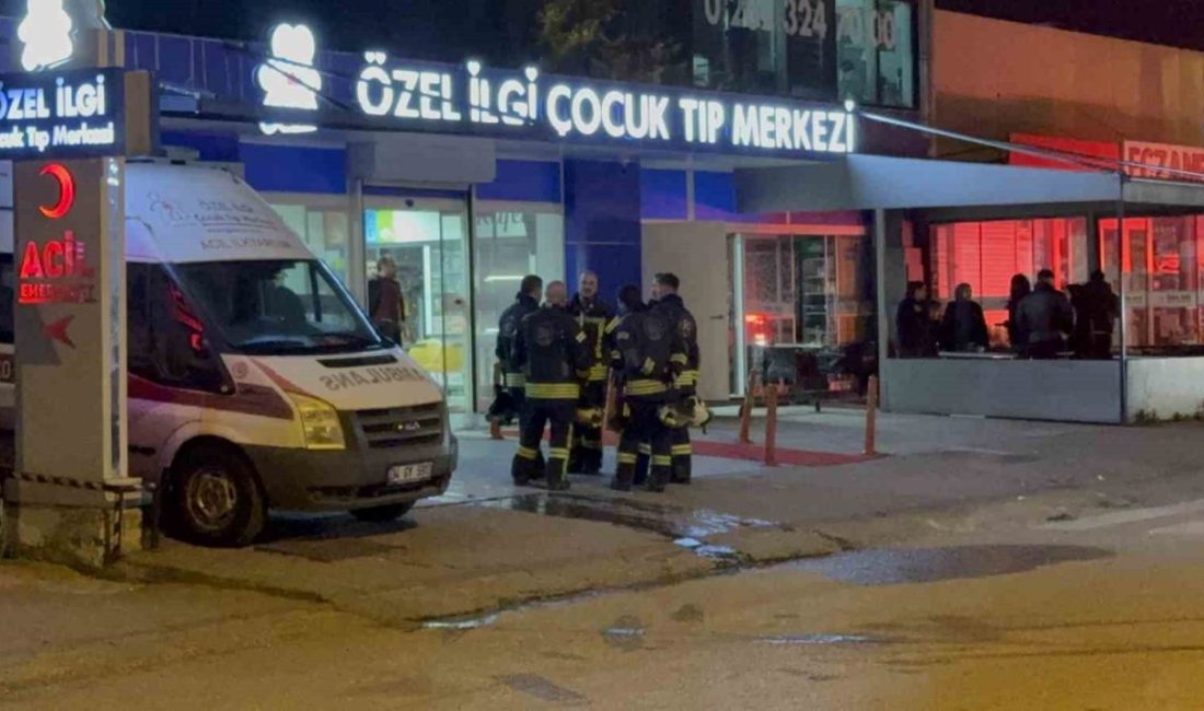 Kocaeli’nin İzmit ilçesinde özel hastanede çıkan yangın paniğe neden oldu.
