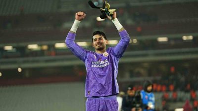 Bu sezon Trendyol Süper Lig’de Galatasaray’ın kalecisi Uğurcan Çakır 23