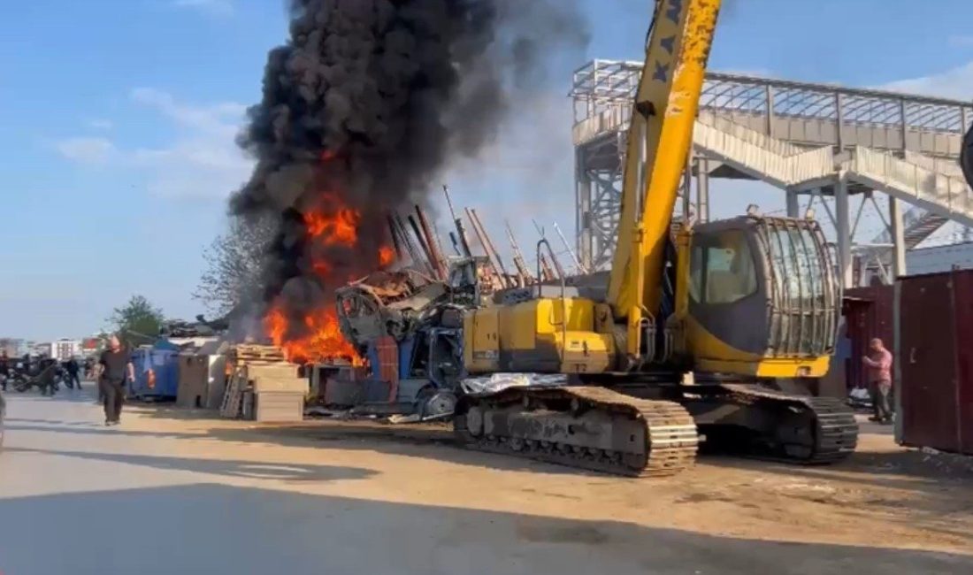 Edirne’de sanayi bölgesinde bulunan hurdacılar sitesinde çıkan yangın, kısa süreli