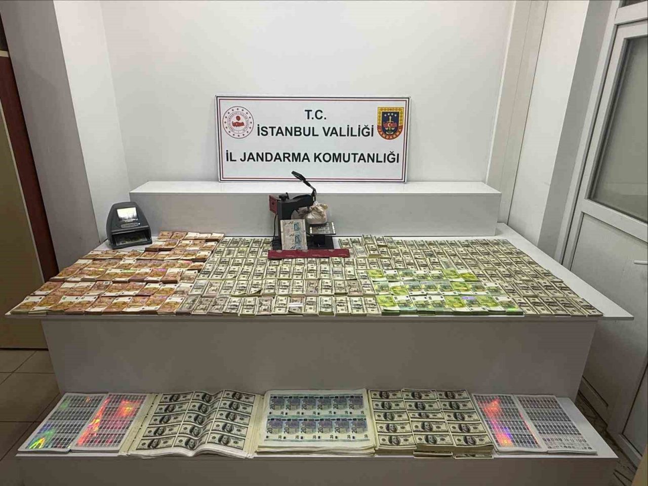 İstanbul’un Esenler ilçesinde bir adrese düzenlenen operasyonda 1 milyon 250