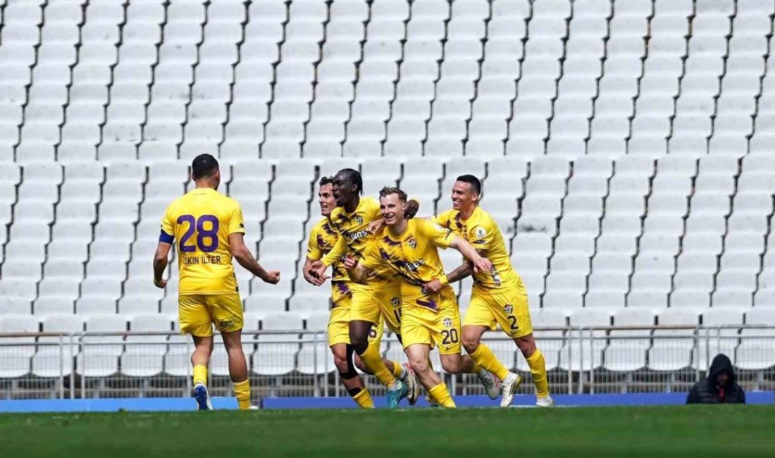 Trendyol Süper Lig’in 30. haftasında düşme hattındaki iki takımın mücadelesinde