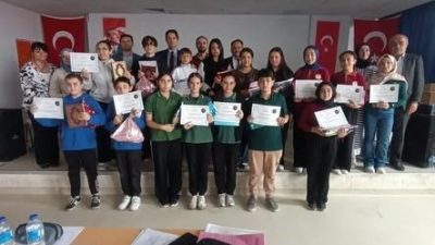 Gömeç ilçesinde, Şehit Mustafa Güvenç Aldemir Ortaokulunda düzenlenen yarışmada kız