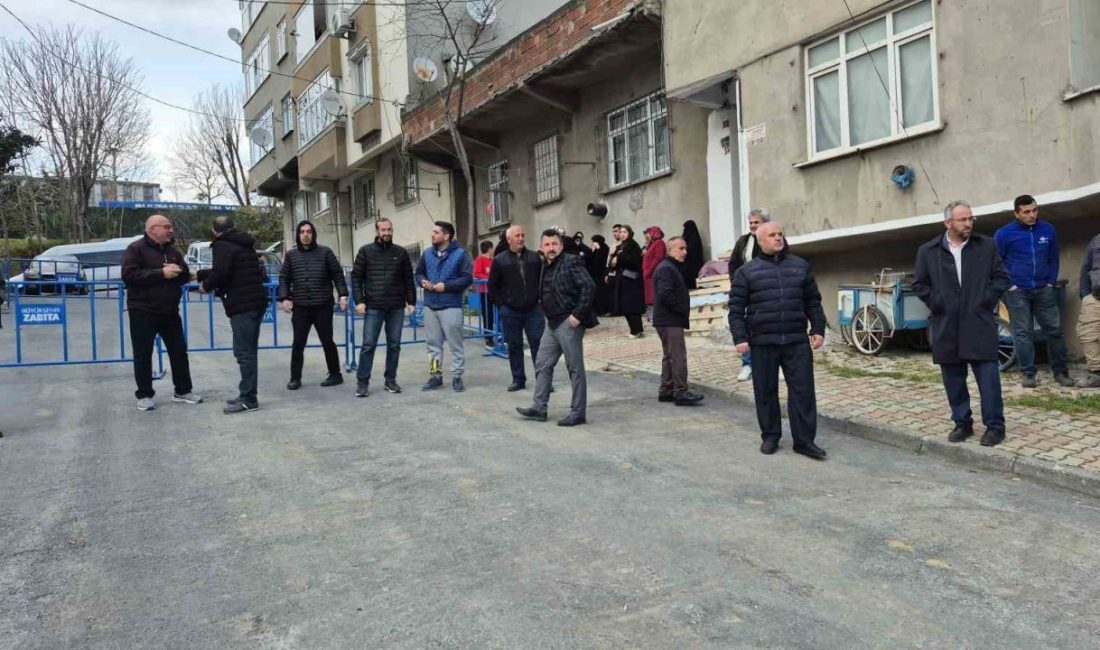 İstanbul Sultangazi’de İstanbul Büyükşehir Belediyesi’ne (İBB) bağlı yıkım ekibinin gerçekleştirdiği