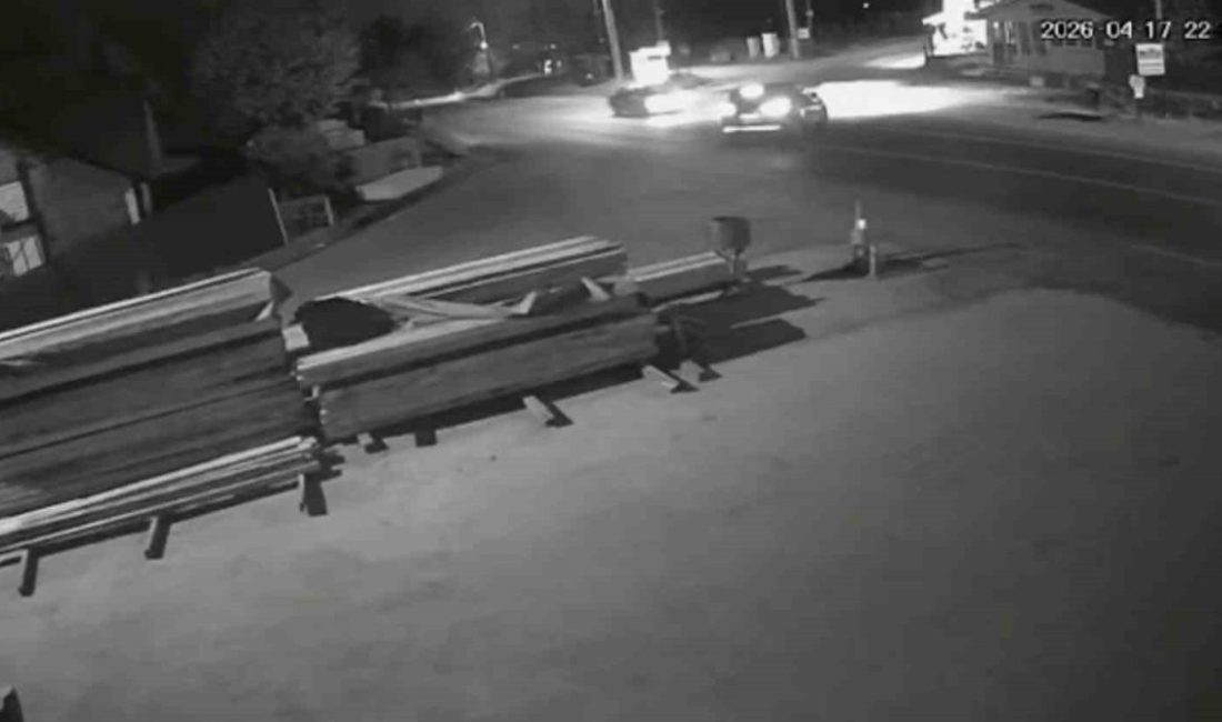 Sakarya’nın Sapanca ilçesinde iki otomobilin çarpışması neticesinde meydana gelen trafik