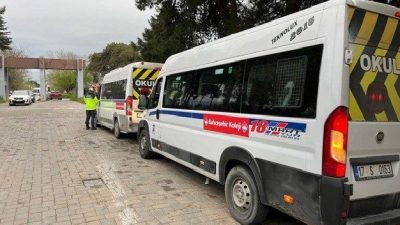 Çanakkale’de jandarma ekiplerince sorumluluk bölgelerinde çeşitli trafik kontrolleri gerçekleştirildi. Çanakkale