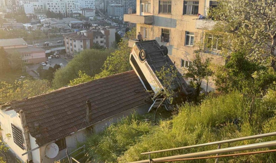 Kağıthane’de, yokuş aşağı seyir halindeyken kontrolden çıkan servis aracı, önce