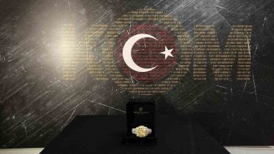 İstanbul Kapalıçarşı’da satılmaya çalışıldığı esnada yakalanan ve kaçak yollarla Endonezya’dan