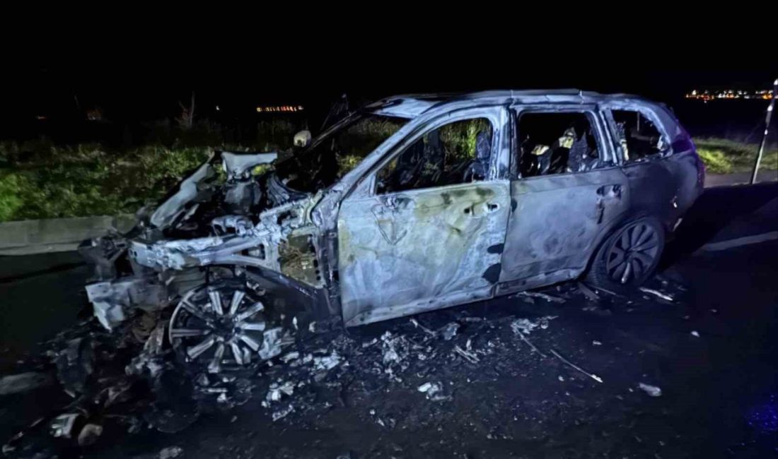 Edirne’de seyir halindeyken kaput kısmından duman çıkan jip, kısa sürede