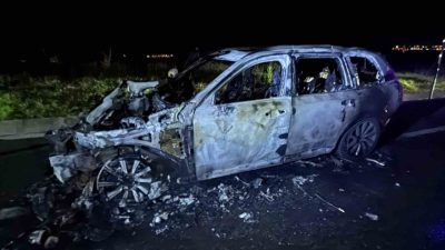 Edirne’de seyir halindeyken kaput kısmından duman çıkan jip, kısa sürede