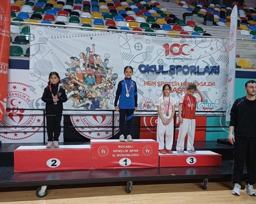 Kartepe Belediye Spor Kulübü, 23 Nisan etkinlikleri kapsamında düzenlenen Karate