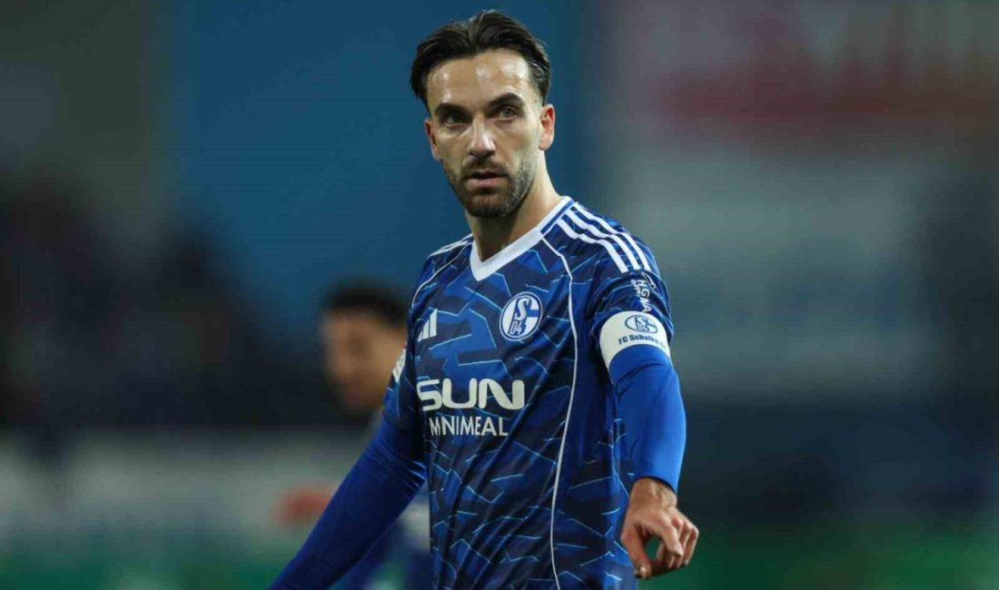 Almanya 2. Bundesliga’da kaptanlığını yaptığı Schalke 04 ile bu sezon