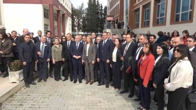 Yalova SGK İl Müdürlüğü binasında kendisini icraya veren kurum avukatı