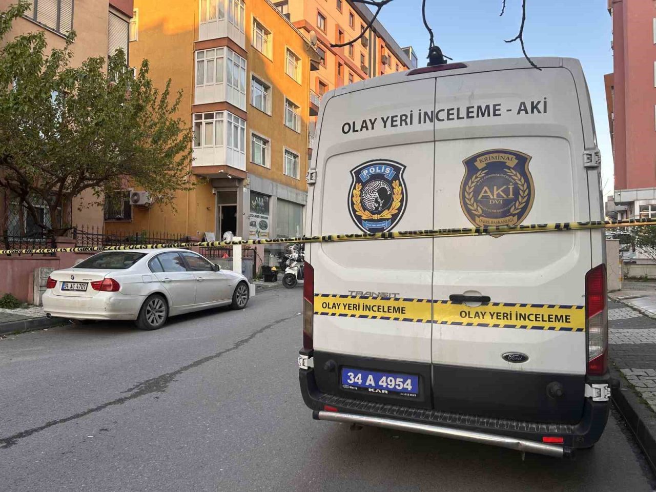 Maltepe’de alacak verecek meselesi nedeniyle çıkan bıçaklı ve silahlı kavgada