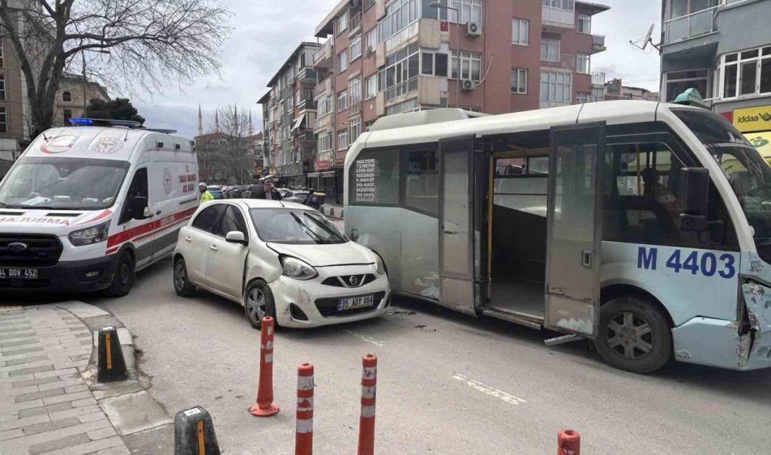 Maltepe’de seyir halindeki minibüsün Nissan marka araca çarptığı kazada 3