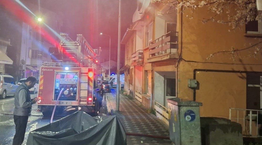 Bilecik’te 2 katlı metruk binada son günlerde yaşanan 3’üncü yangın
