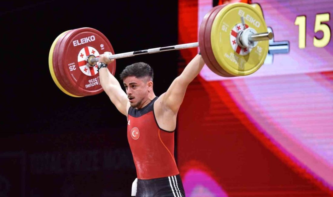 Avrupa Büyükler Halter Şampiyonası’nda erkekler 79 kiloda mücadele eden Kaan