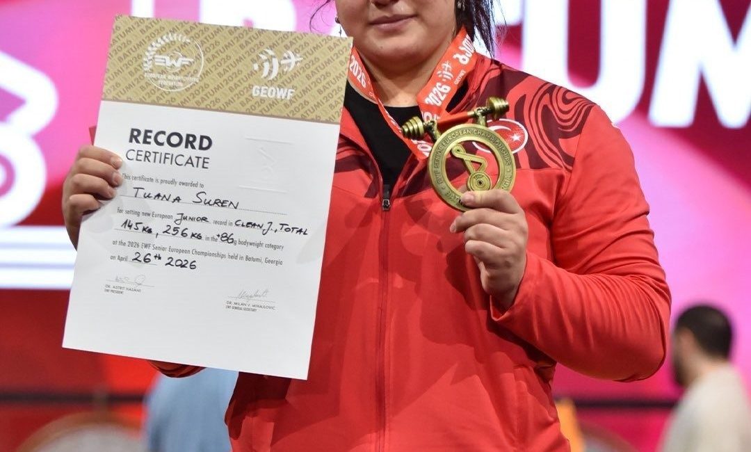 Büyükler Avrupa Halter Şampiyonası’nda kadınlar +86 kiloda podyuma çıkan Tuana