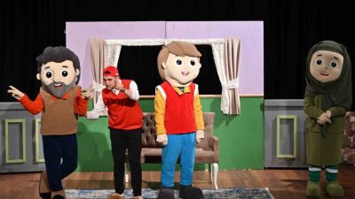 Esenyurt Belediyesi’nin Şehit Erol Olçok Kültür Merkezi’nde sahnelediği “Aziz’in İstanbul