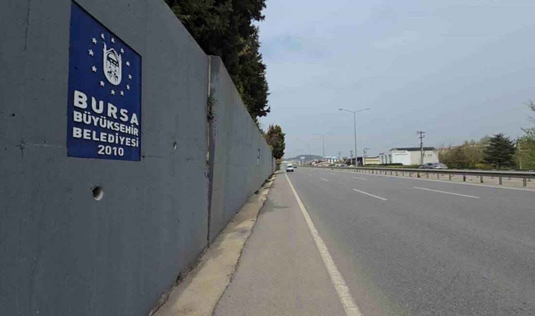 Mudanya Bursa Karayolu Çağrışan mevkiinde bulunan istinat duvarı ek yerinden