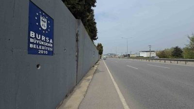 Mudanya Bursa Karayolu Çağrışan mevkiinde bulunan istinat duvarı ek yerinden