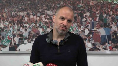 Bursaspor Teknik Direktörü Mustafa Er, Somaspor’u 5-1 yenerek şampiyonluklarını ilan