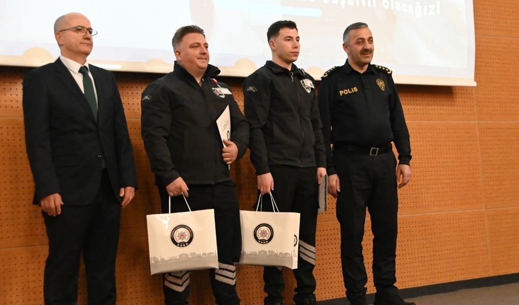 Tekirdağ’da Süleymanpaşa Otogarı’nda uyuşturucu sevkiyatını engelleyen Büyükşehir Belediyesi güvenlik personeli,