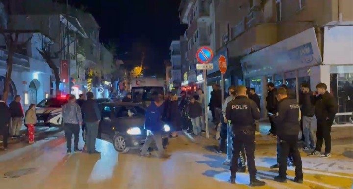 Bursa’nın İznik ilçesinde otomobil ile motosikletin çarpıştığı kazada motosiklet sürücüsü