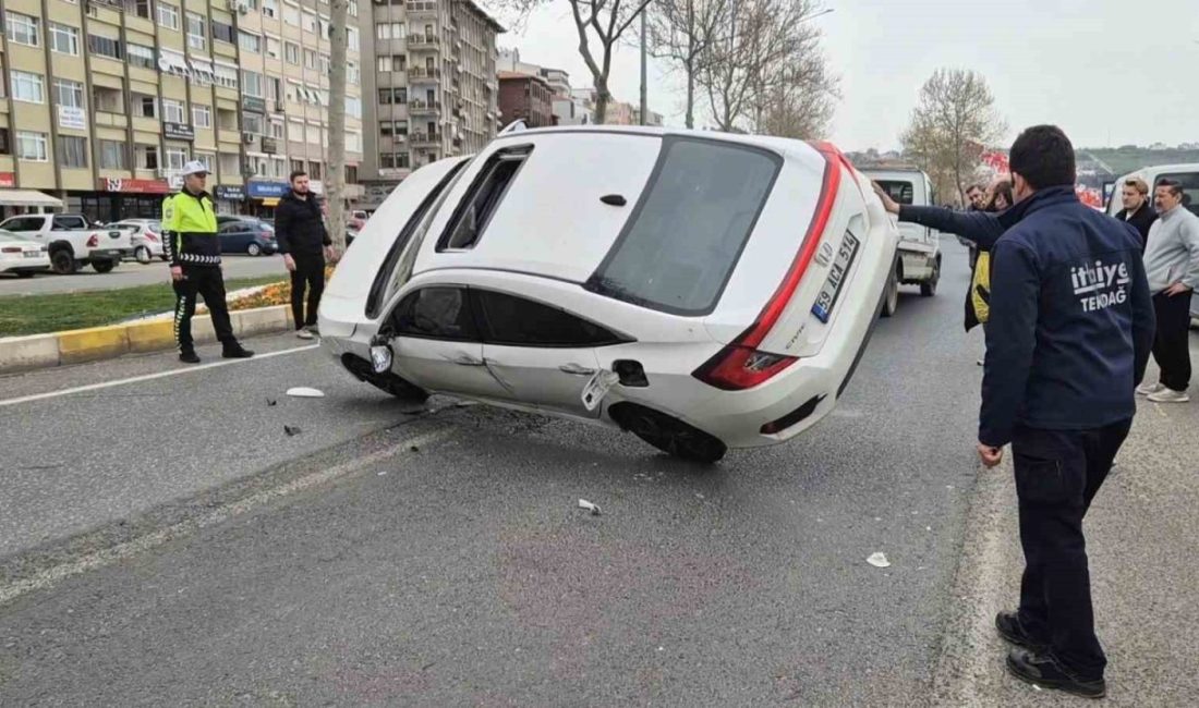 Tekirdağ’ın Süleymanpaşa ilçesinde sahil kesiminde meydana gelen kazada iki otomobil
