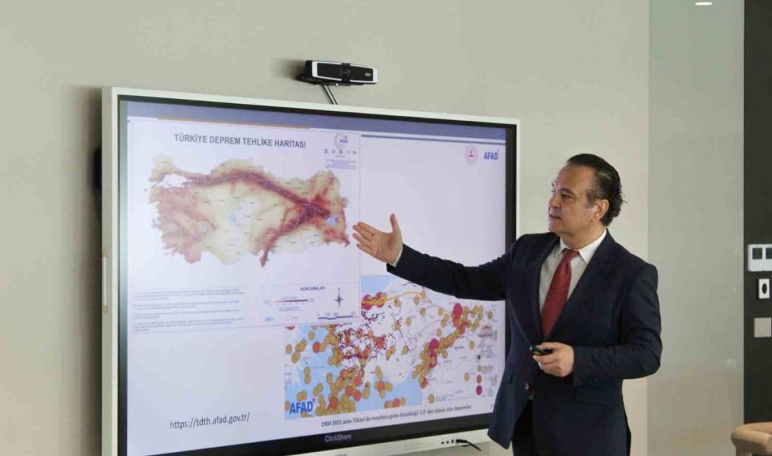 OYAK Pazarlama tarafından düzenlenen ’Deprem Farkındalığı’ konferansında konuşan İstanbul Vali