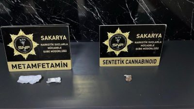 Sakarya’nın Adapazarı ve Serdivan ilçelerinde polis ekiplerince yapılan uyuşturucu operasyonunda
