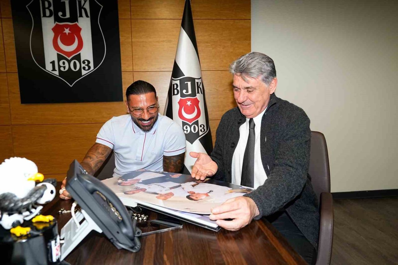 Bir dönem Beşiktaş forması giyen eski Portekizli futbolcu Ricardo Quaresma,
