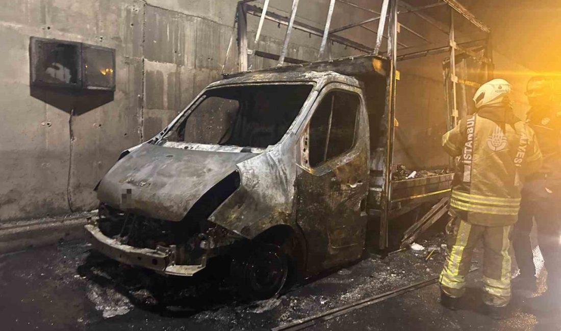 Kurtköy’de Sabiha Gökçen Havalimanı yolundaki tünelde seyir halindeki kamyonette çıkan