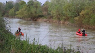 Sakarya’nın Erenler ilçesinde balık tuttuğu esnada dengesini kaybederek Sakarya Nehri’ne