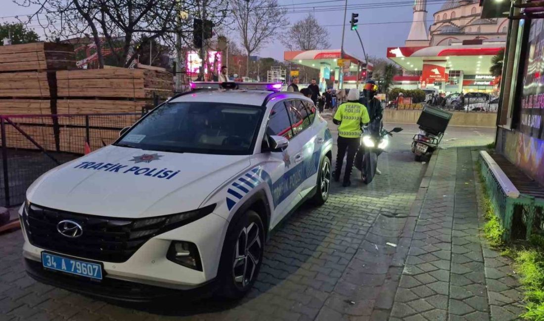 İstanbul Sultangazi’de motosikletin çarptığı yaya yaralandı. Kaza anı güvenlik kamerasına