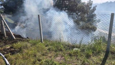 Bilecik’in Söğüt ilçesinde bir kişinin tarlasındaki otları temizlemek amacıyla yaktığı