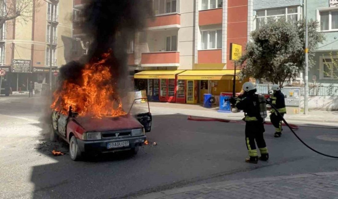 Tekirdağ Çorlu’da yolda stop eden bir otomobil, benzin takviyesi yapıldıktan
