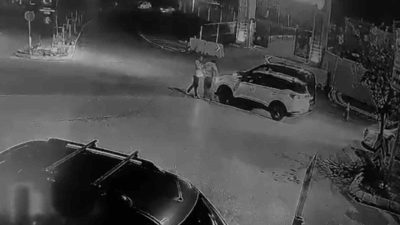 Sakarya’nın Hendek ilçesinde trafikte tartıştıkları gerekçesiyle araçlarından inerek kavga girişiminde