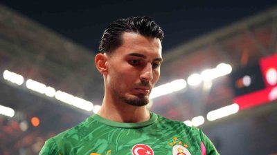 Galatasaray’ın kalecisi Uğurcan Çakır, Fenerbahçe derbisinde gördüğü sarı kartla cezalı