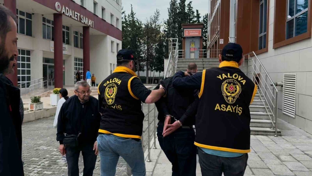 Yalova’nın Altınova ilçesinde boşanma aşamasıdaki eşini tabancayla göğsünden ve kafasından