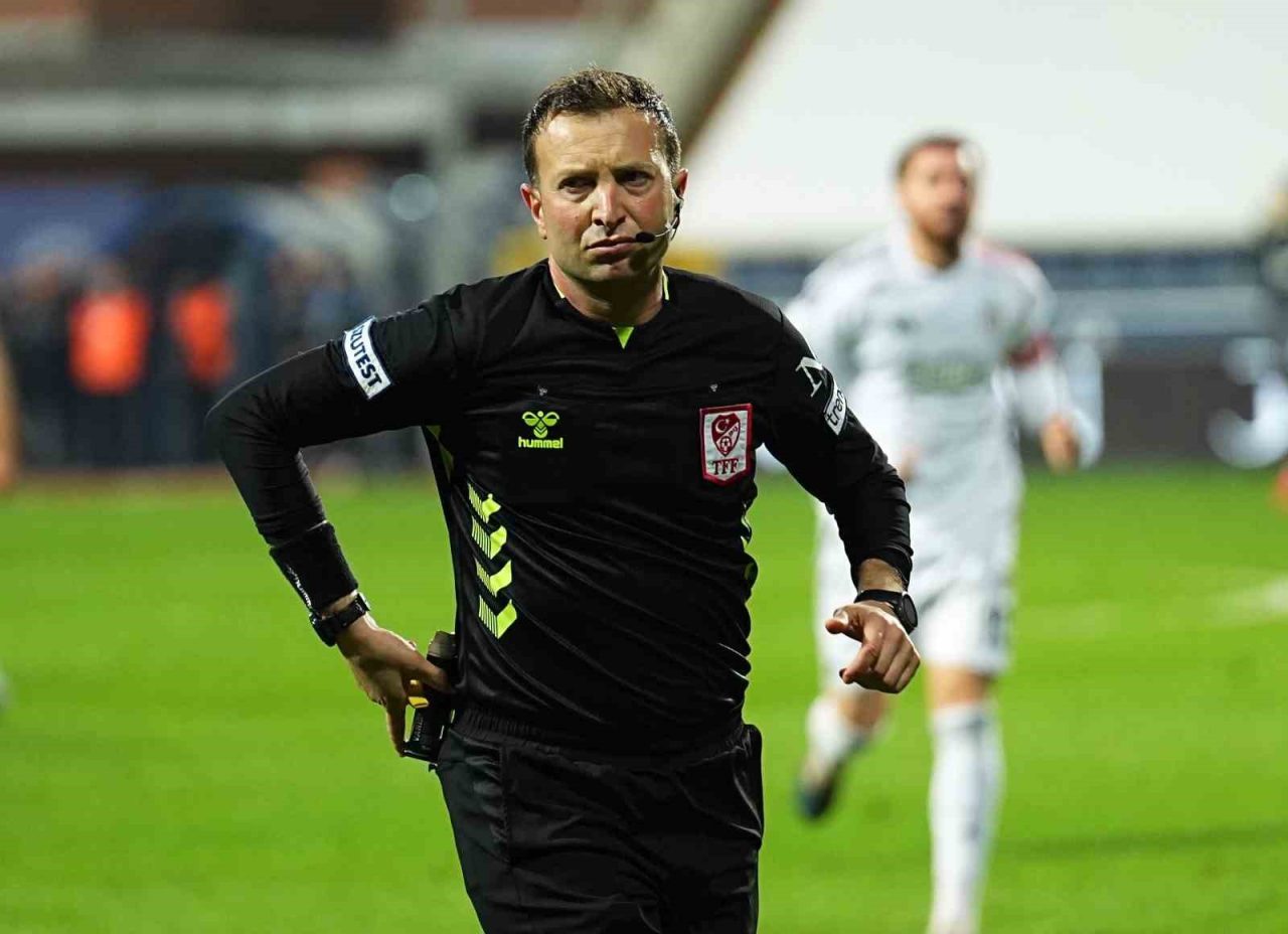Süper Lig’in 28. haftasında oynanacak Fenerbahçe-Beşiktaş maçında düdük çalacak olan
