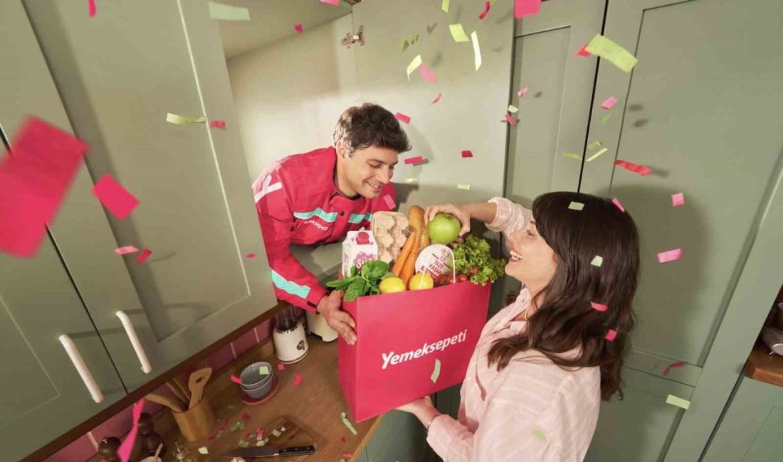 Yemeksepeti, yayımladığı yeni reklam filmiyle çeyrek asırlık inovasyon yolculuğunu kutluyor.