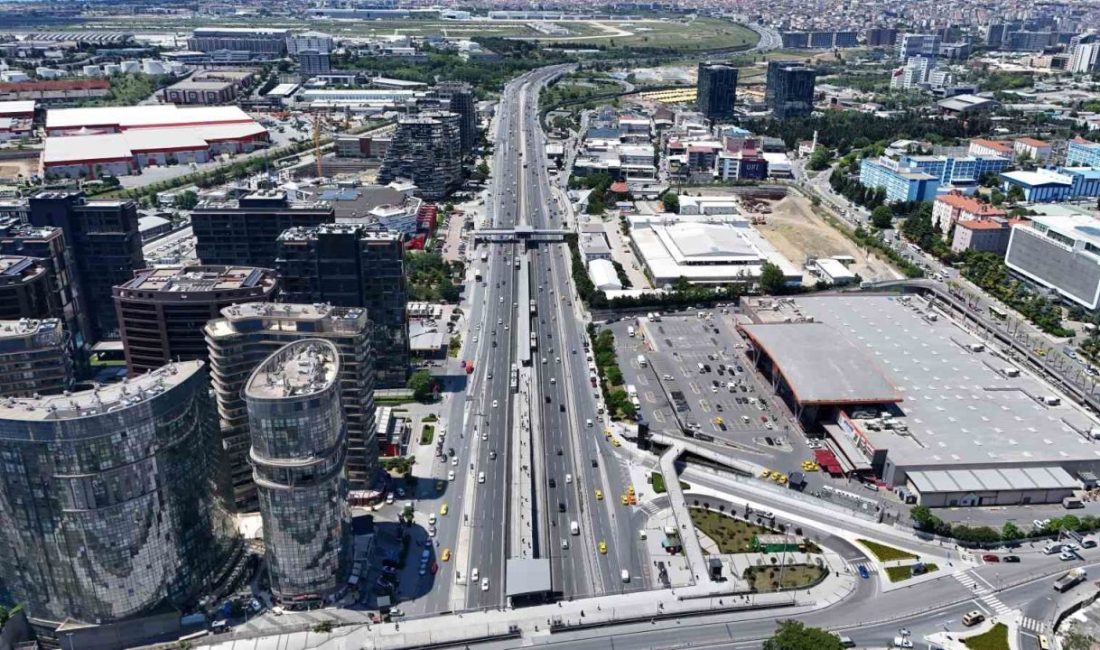 Tatilcilerin Kurban Bayramını fırsat bilerek şehir dışına çıkmasıyla İstanbul’da trafik