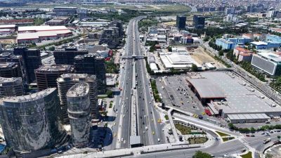 Tatilcilerin Kurban Bayramını fırsat bilerek şehir dışına çıkmasıyla İstanbul’da trafik
