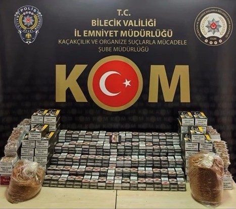 Bilecik’in Bozüyük ilçesinde gerçekleştirilen kaçak tütün operasyonunda 22 bin 400