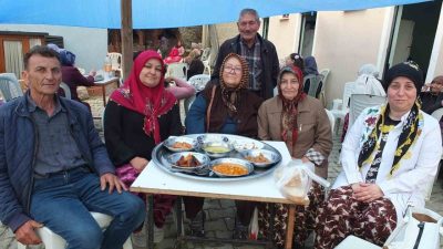 Burhaniye ilçesinde, düğün yemeği kültürü devam ediyor. Özellikle köy düğünlerinde
