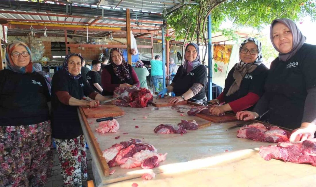 Burhaniye ilçesinde, Kırban bayramı ile birlikte çeşitli yerlerde kurban kesimi