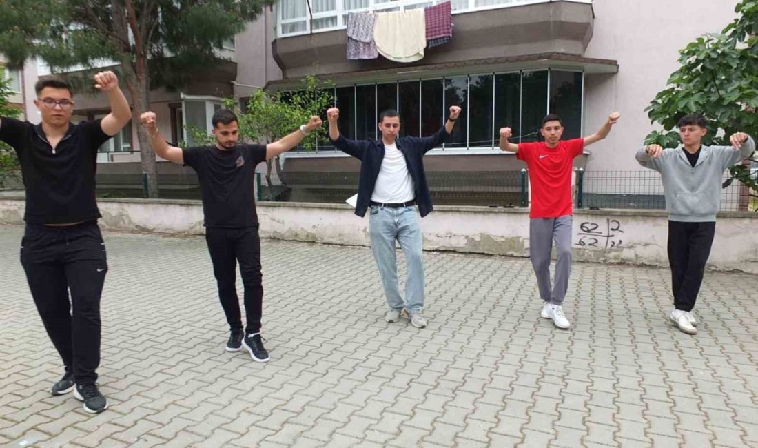 Burhaniye ilçesinde, Hüseyin ve Süleyman Kirli kardeşlerin öncülüğünde çalışmalarını sürdüren