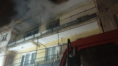 Bursa’da 3 katlı binada çıkan yangın mahalle sakinlerinde paniğe yol