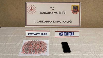 Sakarya’da jandarma ekiplerinin 3 ilçede sokak satıcılarına yönelik düzenlediği operasyonlarda