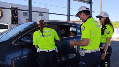 Tekirdağ’da trafik ekipleri tarafından, Kurban Bayramı arifesinde sürücülerin güvenli yolculuk